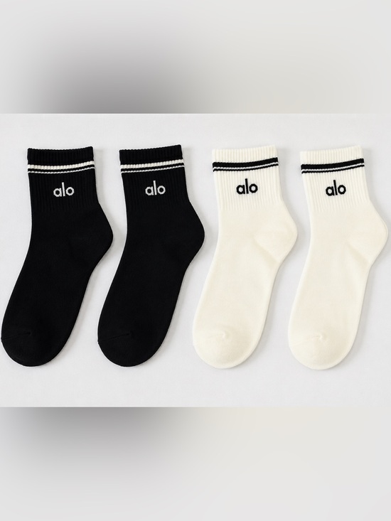 ALO Yoga Accessories - ALO Yoga Throwback Crew Socks - 4 Pack Black & White | 6-10